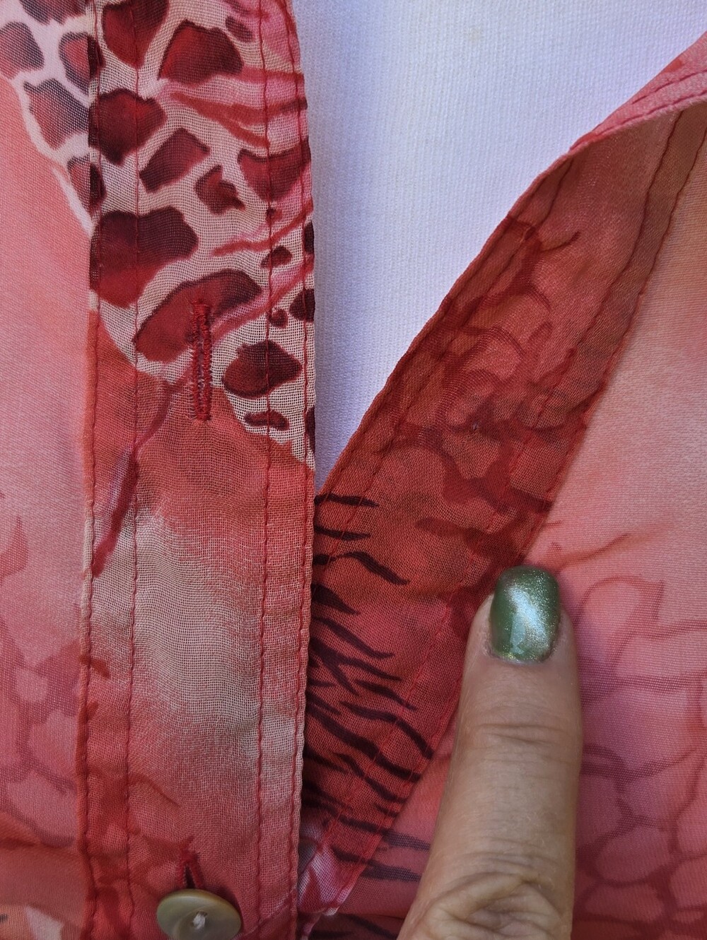 Nicola Vintage Sheer Coral Floral Button-Front Blouse - Women - Picture 4 of 9